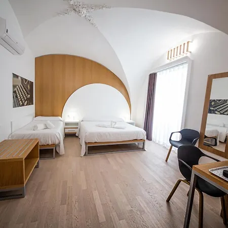 Гостьовий будинок The Uncle's House 2*